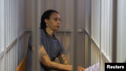 La jugadora de baloncesto estadounidense, Brittney Griner, detenida en Moscú, Rusia, desde inicios de 2022 por posesión de productos con aceite de marihuana; en una imagen del 4 de agosto de 2022.