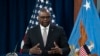 Menteri Pertahanan AS Lloyd Austin berbicara dengan awak media setelah melasanakan pertemuan daring dengan sejumlah negara sekutu membahas situasi di Ukraina di Pentagon, Washington, pada 23 Mei 2022. (Foto: AP/Alex Brandon)