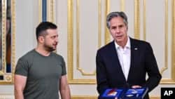 El secretario de Estado de Estados Unidos, Antony Blinken, se reúne con el presidente de Ucrania, Volodymyr Zelensky, en Kiev, Ucrania, el jueves 8 de septiembre de 2022. 