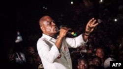 Le candidat de l'opposition à la présidence de la RDC, Martin Fayulu, lors d'un discours devant ses partisans à Beni, le 5 décembre 2018.