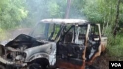 Véhicule incendié dans la province de Cabo Delgado, au Mozambique. (Photo: VOA)