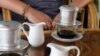 Seorang perempuan Indonesia dituduh membunuh temannya dengan memasukkan sianida pada minuman kopi.
