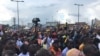 Le public lors d’un rassemblement du MRC à Yaoundé, le 1er octobre 2018. (VOA/Emmanuel Jules Ntap) 