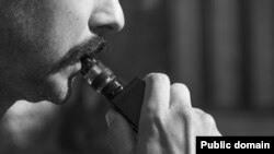 vaping e-cigarette
