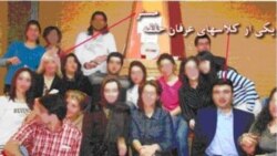 ماموران امنیتی پس از حمله به کلاس آموزش عرفان عکس های این خانه را برده و آنهارا در اختیار رسانه های دولتی گذاردند