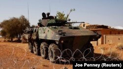 Un engin blindé de l'armée malienne à Gao, le 9 mars 2013.
