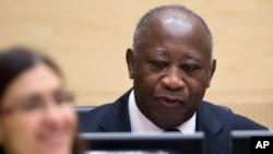 Mantan Presiden Pantai Gading Laurent Gbagbo dalam sidang ICC, 5 Desember 2011 (Foto: dok). 