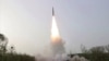 Peluncuran uji coba rudal balistik antarbenua (ICBM) berbahan bakar padat baru Hwasong-18 di lokasi yang dirahasiakan, 14 April 2023. (Foto: KCNA via REUTERS TV/via REUTERS)
