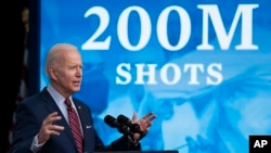 Presiden Joe Biden berbicara mengenai vaksinasi COVID-19 di Gedung Putih, Washington, Rabu, 21 April 2021. (Foto: AP Photo/Evan Vucci)