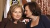 Hillary Clinton, Cherie Blair Bantu Perempuan Miliki Ponsel