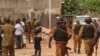 Les forces de sécurité du Burkina Faso dans les rues de Ouagadougou, au Burkina, le 22 mai 2018.