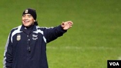 Maradona, entrenador de la selección argentina, solicitó a la AFA un estadio alternativo al Monumental.