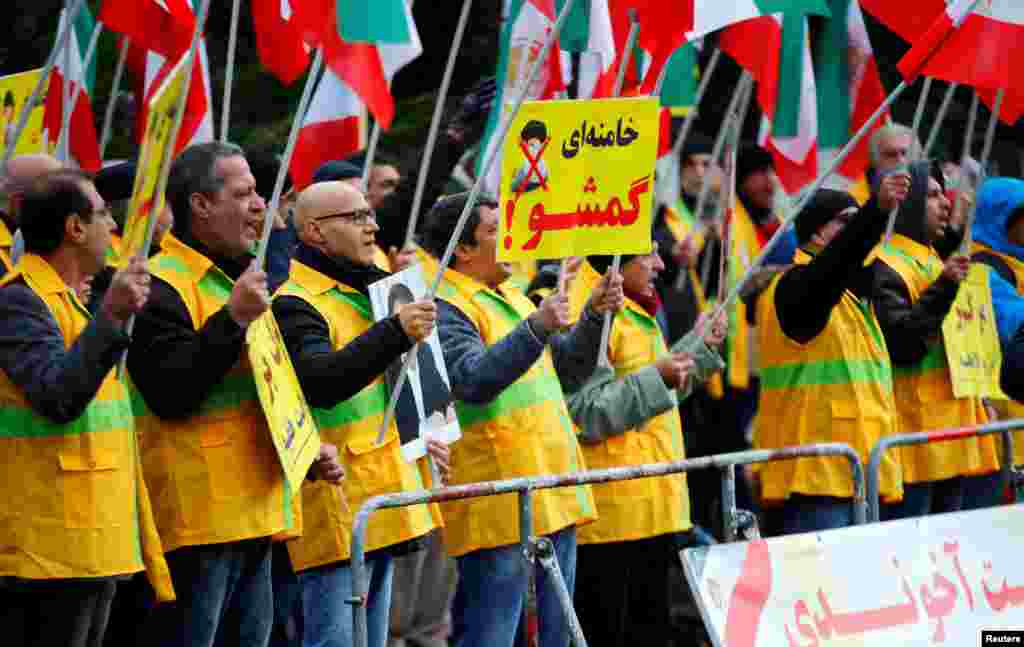 ایران اپنے شہریوں کو پیٹرول کارڈ جاری کرتا ہے۔ کارڈ رکھنے والا ہر ماہ 60 لٹر تیل رعایتی نرخوں پر حاصل کر سکتا ہے۔ جبکہ 60 لٹر کے بعد اسے تیل کی پوری قیمت ادا کرنا ہوتی ہے جو 30000 ریال فی لٹر یعنی 26 امریکی سینٹ ہے۔ 