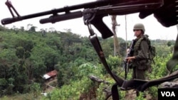 Briceño nació el 5 de febrero de 1953 y según versiones militares, se vinculó a las FARC en 1975.