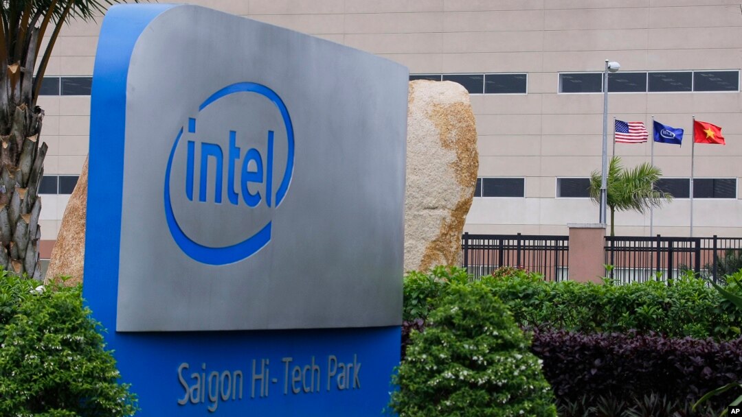 Bảng hiệu của tập đoàn Intel của Mỹ trong Khu Công nghệ cao Sài Gòn.