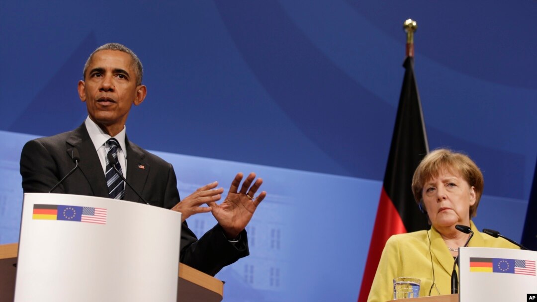 Tổng thống Mỹ Barack Obama phát biểu trong cuộc họp báo chung với Thủ tướng Đức Angela Merkel sau cuộc hội đàm ở Dinh Herrenhausen tại thành phố Hannover, miền bắc Đức, ngày 24 tháng 4, 2016.