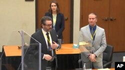 Presentan a los miembros del jurado del jurado en el juicio de Dereck Chauvin el miércoles 17 de marzo de 2021, Minneapolis.
