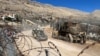 Sejumlah tentara Israel tampak mengendarai kendaraan militer di wiIayah perbatasan antara Suriah dan Dataran Tinggi Golan yang diduduki Israel, pada 15 Desember 2024. (Foto: Reuters/Avi Ohayon)