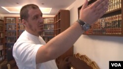 Imam Enis Mama in Mitrovica, Kosovo. (J. Swicord/VOA)