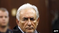 Ông Strauss-Kahn bị bắt vì cáo buộc tấn công tính dục