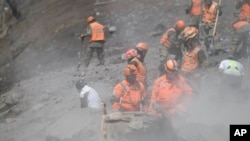 De acuerdo a las autoridades cerca de 12.000 habitantes de la zona fueron evacuados.