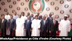 Les présidents des pays membres de la CEDEAO lors du lancement de la monnaie ECO à Abuja, au Nigeria, le 21 décembre 2019. (WhatsApp/Presidence ya Côte d’Ivoiree)