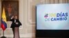 El presidente de Colombia, Gustavo Petro, habla en el día 100 de su gobierno en la oficina presidencial del Palacio de Nariño en Bogotá, Colombia, el martes 15 de noviembre de 2022. (Foto AP/Iván Valencia)
