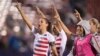 Des joueuses de l'équipe nationale féminine des USA célèbrent leur victoire contre la Jamaique, USA, le 14 octobre 2018
